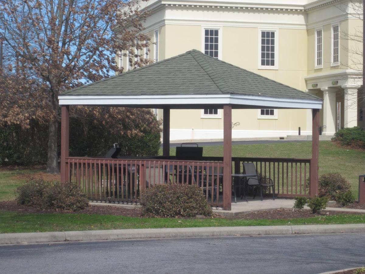 Intown Suites Extended Stay Greenville Nc Buitenkant foto